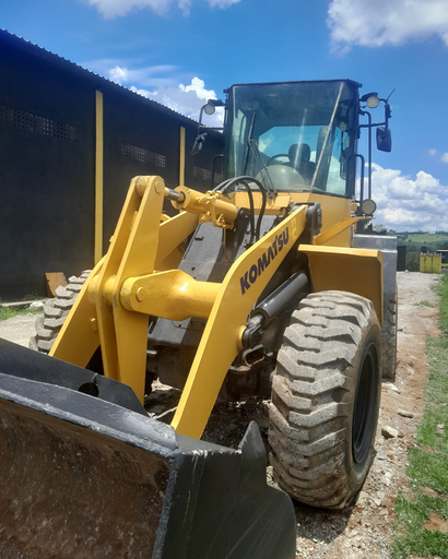 Carregadeira Komatsu WA200